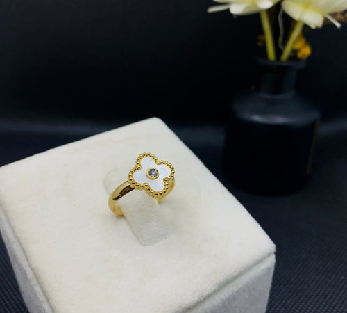 Golden Clover Glam Ring