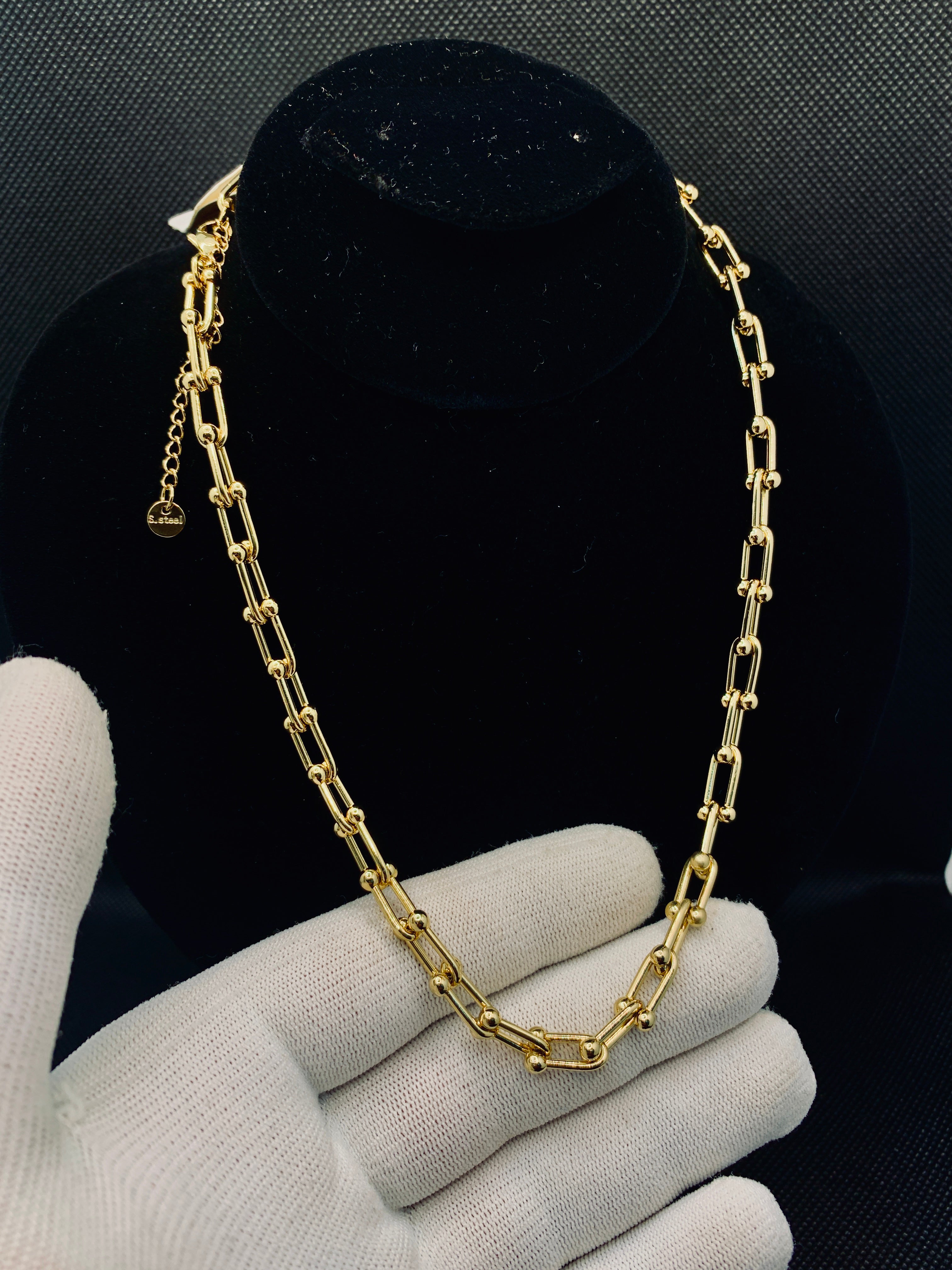 Modern Industrial Bold Link Chain – Golden Statement Necklace
