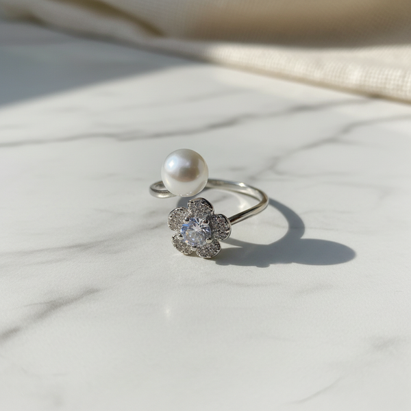 Silver pearl flower ring